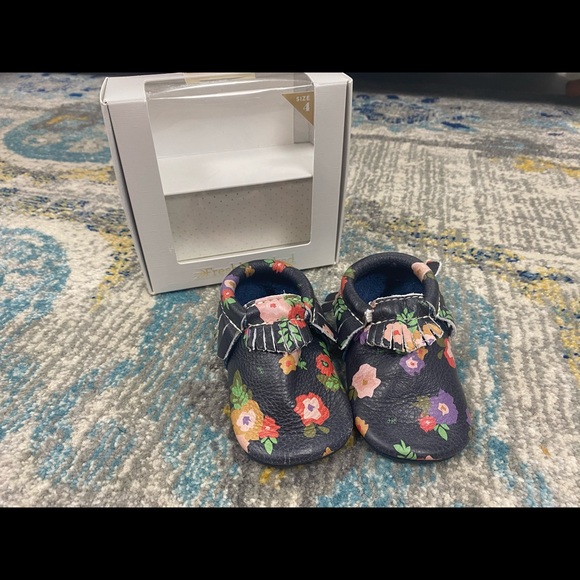 Freshly Picked Dark Blue Floral Mocc. - Picture 1 of 2